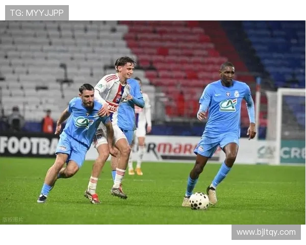 法甲里昂替补席表现的分析与替补球员重要性 法甲里昂替补席表现的分析与替补球员重要性