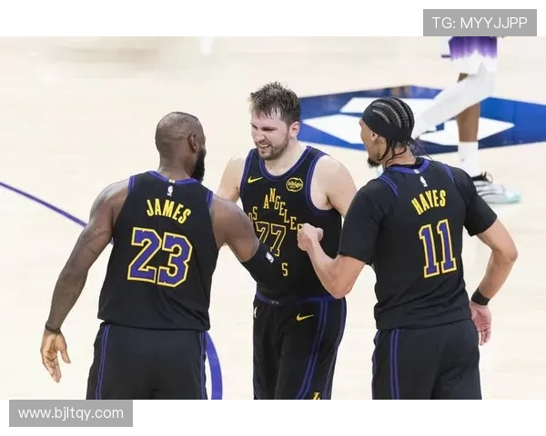 湖人对阵鹈鹕二月二十八日全场回放精彩瞬间解析关键回合复盘与球星表现 湖人对阵鹈鹕二月二十八日全场回放精彩瞬间解析关键回合复盘与球星表现