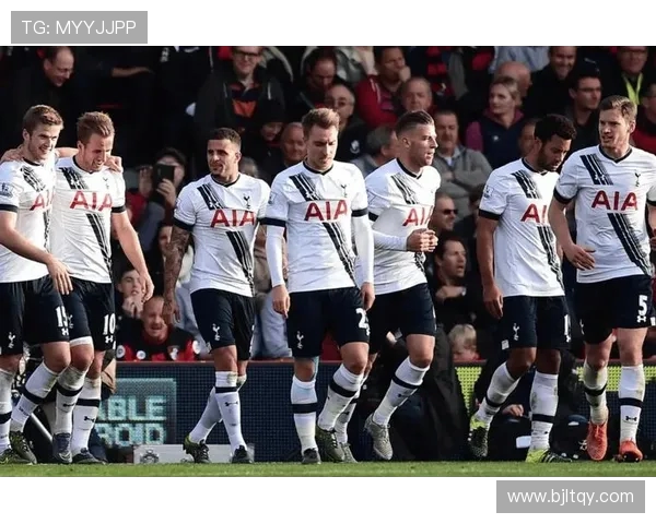 前尤文总监琼托利亲临现场观战热刺对阵水晶宫精彩对决 前尤文总监琼托利亲临现场观战热刺对阵水晶宫精彩对决